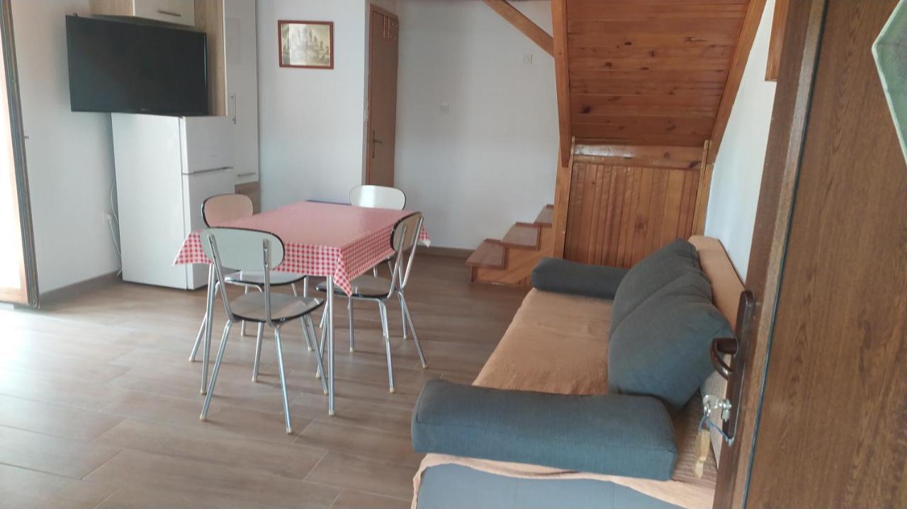 Holiday Home Pernata Kültér fotó