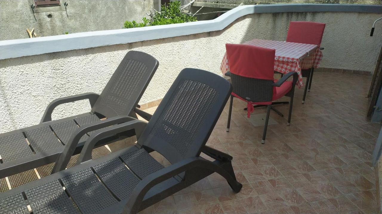 Holiday Home Pernata Kültér fotó