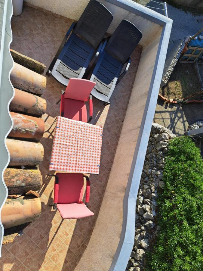 Holiday Home Pernata Kültér fotó