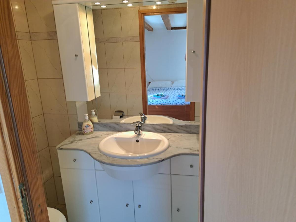 Holiday Home Pernata Kültér fotó