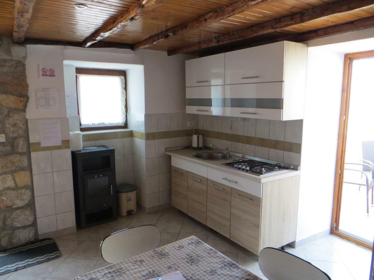 Holiday Home Pernata Kültér fotó